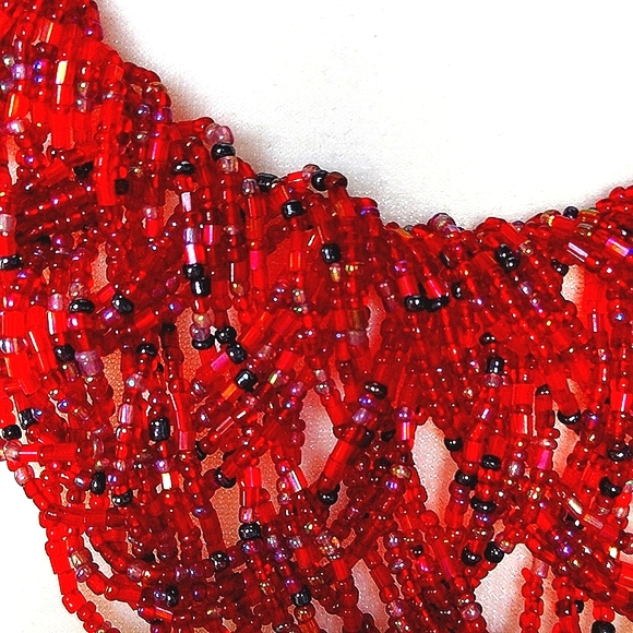 Glass seed bead vintage woven red necklace - Picture 2 of 6